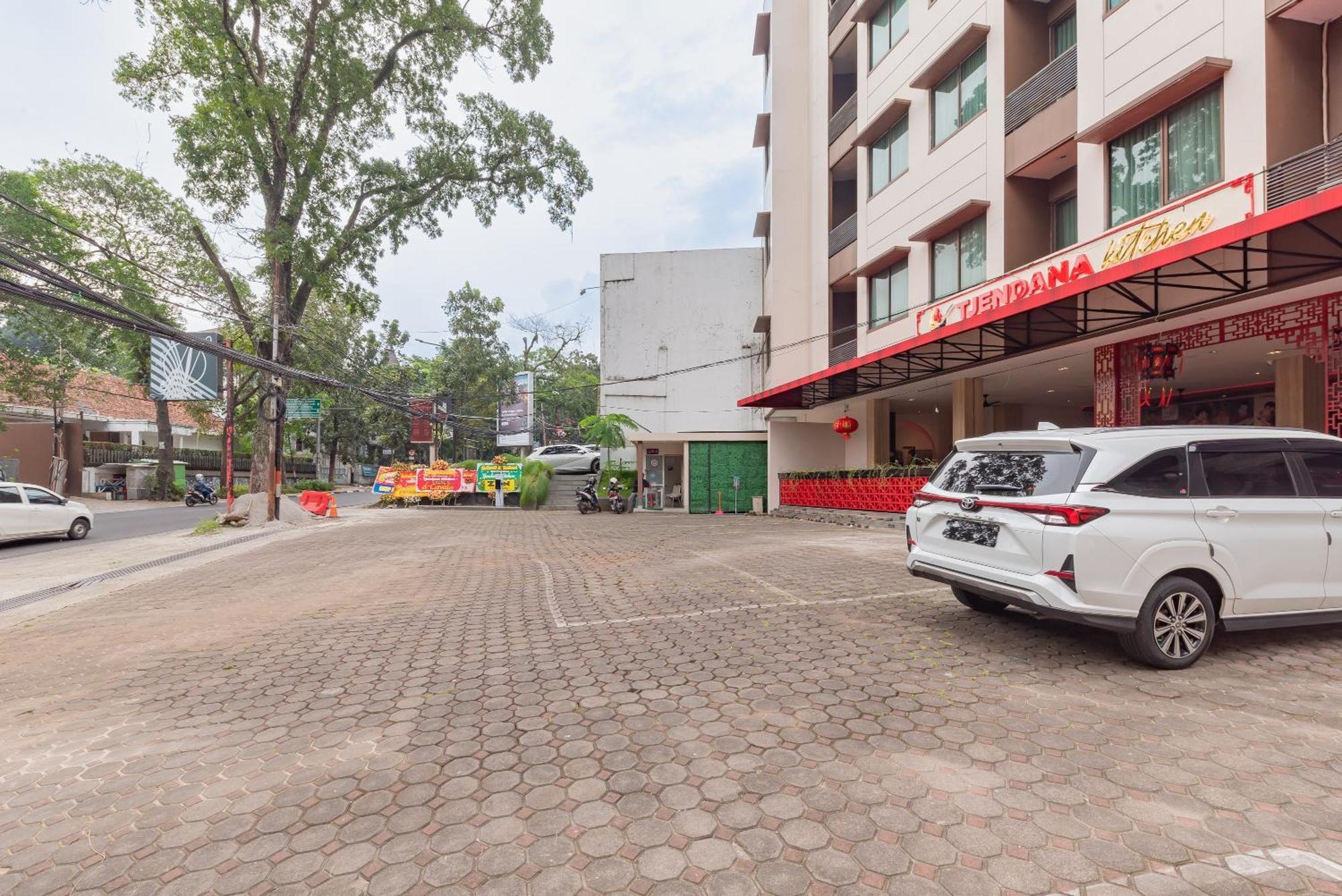Reddoorz Premium Near Paris Van Java Mall Bandung Exterior foto