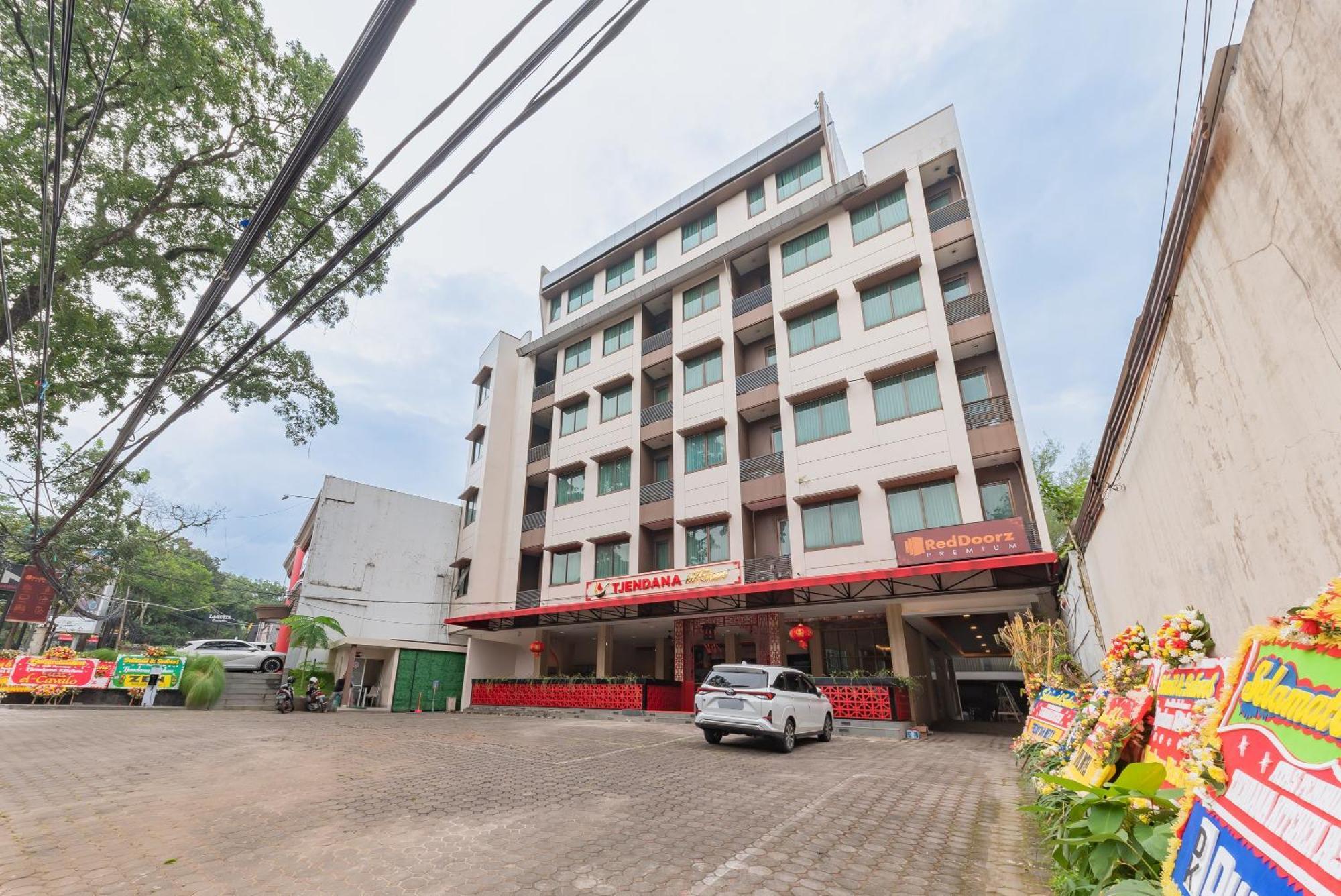 Reddoorz Premium Near Paris Van Java Mall Bandung Exterior foto